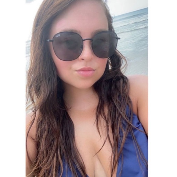 Meet Your Posher! - Picture 1 of 1